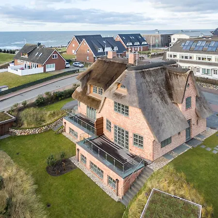 Noller S Hues Holiday home Wenningstedt-Braderup